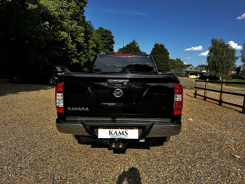 Nissan 2.3 dCi Tekna Pickup Double Cab 4dr Diesel Auto 4WD Euro 6 (190 ps)