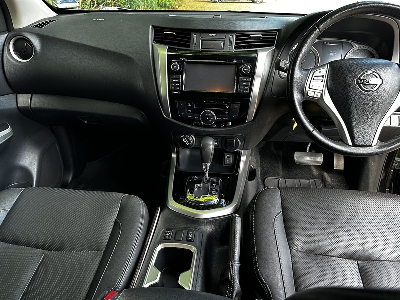 Nissan 2.3 dCi Tekna Pickup Double Cab 4dr Diesel Auto 4WD Euro 6 (190 ps)