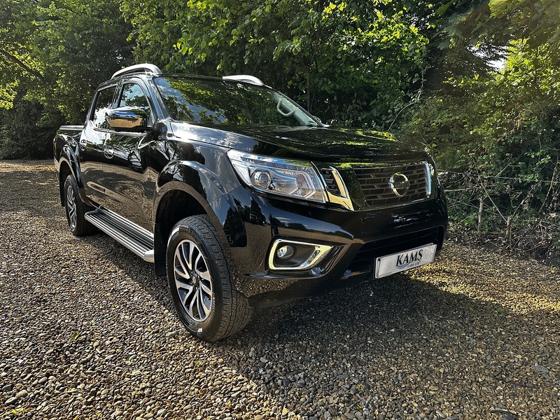 Nissan 2.3 dCi Tekna Pickup Double Cab 4dr Diesel Auto 4WD Euro 6 (190 ps)