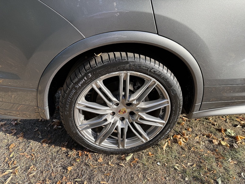 Porsche 4.2 TD V8 S SUV 5dr Diesel TiptronicS 4WD Euro 5 (s/s) (385 ps)