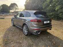 Porsche Cayenne TD V8 S 