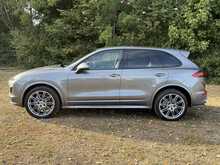Porsche Cayenne TD V8 S 