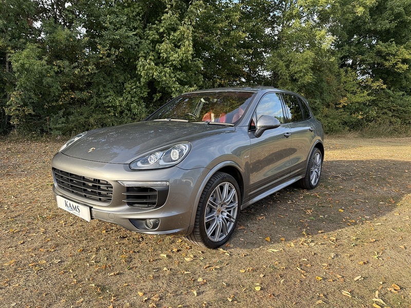 Porsche 4.2 TD V8 S SUV 5dr Diesel TiptronicS 4WD Euro 5 (s/s) (385 ps)