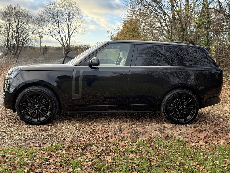 Land Rover 4.4 P530 V8 Autobiography SUV 5dr Petrol Auto 4WD Euro 6 (s/s) (530 ps)