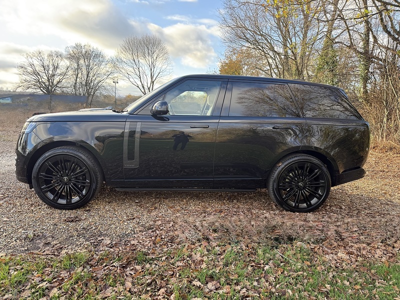 Land Rover 4.4 P530 V8 Autobiography SUV 5dr Petrol Auto 4WD Euro 6 (s/s) (530 ps)