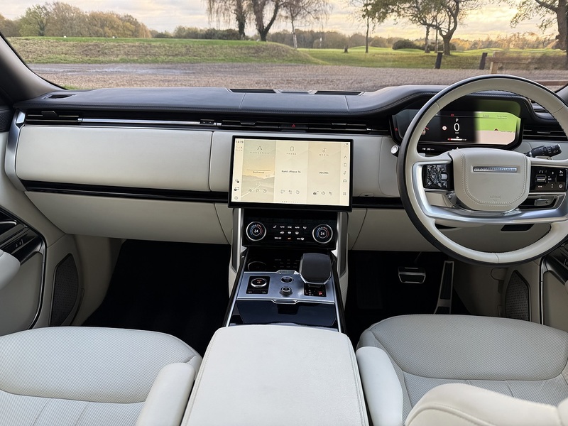 Land Rover 4.4 P530 V8 Autobiography SUV 5dr Petrol Auto 4WD Euro 6 (s/s) (530 ps)