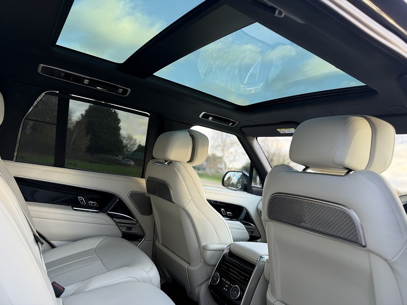 Land Rover 4.4 P530 V8 Autobiography SUV 5dr Petrol Auto 4WD Euro 6 (s/s) (530 ps)