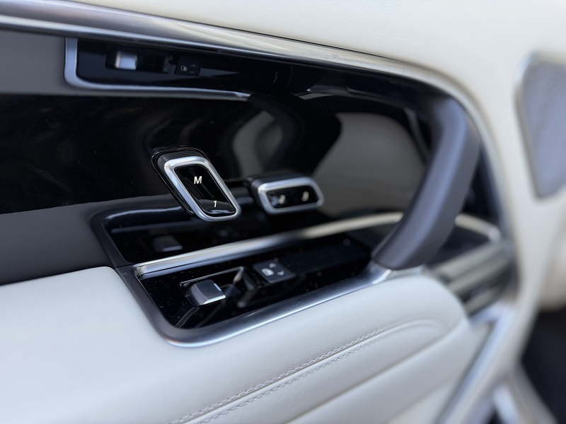 Land Rover 4.4 P530 V8 Autobiography SUV 5dr Petrol Auto 4WD Euro 6 (s/s) (530 ps)