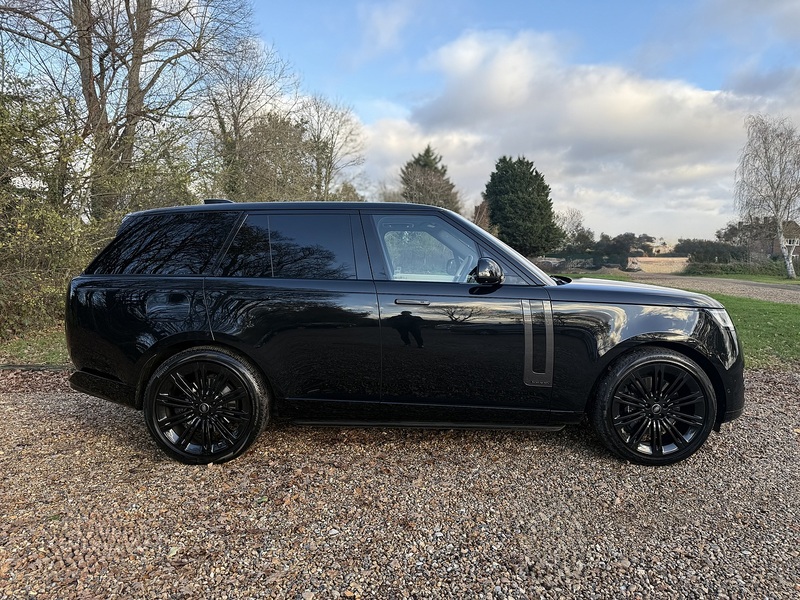 Land Rover 4.4 P530 V8 Autobiography SUV 5dr Petrol Auto 4WD Euro 6 (s/s) (530 ps)