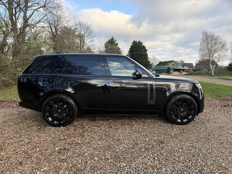 Land Rover 4.4 P530 V8 Autobiography SUV 5dr Petrol Auto 4WD Euro 6 (s/s) (530 ps)