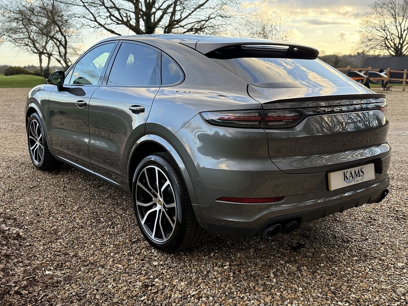 Porsche 4.0T V8 Turbo Coupe 5dr Petrol TiptronicS 4WD Euro 6 (s/s) (550 ps)