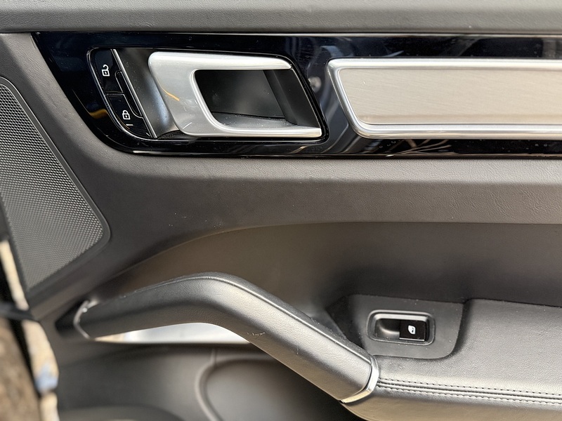 Porsche 4.0T V8 Turbo Coupe 5dr Petrol TiptronicS 4WD Euro 6 (s/s) (550 ps)