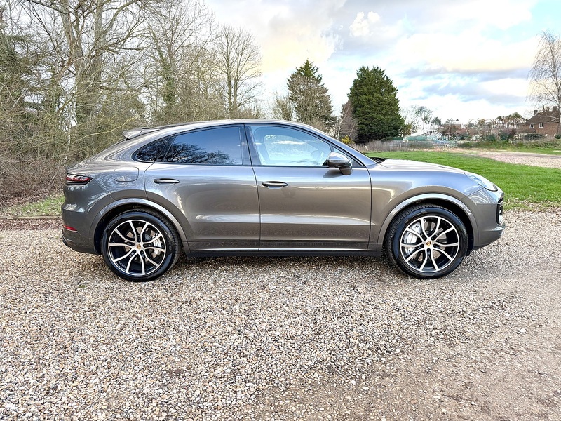 Porsche 4.0T V8 Turbo Coupe 5dr Petrol TiptronicS 4WD Euro 6 (s/s) (550 ps)