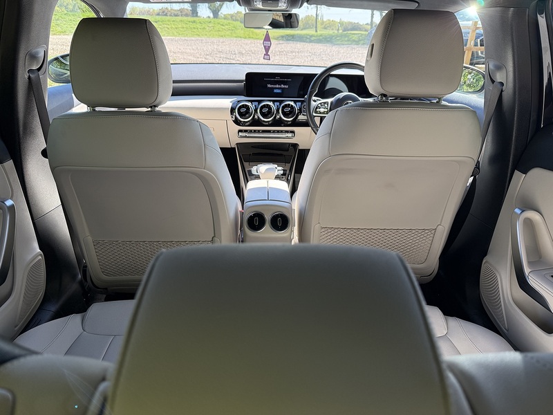 Mercedes-Benz 1.3 A180 Sport Edition (Executive) Hatchback 5dr Petrol 7G-DCT Euro 6 (s/s) (136 ps)