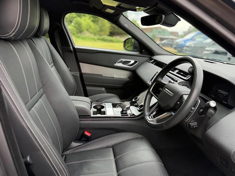 Land Rover 2.0 P250 R-Dynamic SE SUV 5dr Petrol Auto 4WD Euro 6 (s/s) (249 ps)