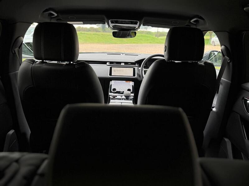 Land Rover 2.0 P250 R-Dynamic SE SUV 5dr Petrol Auto 4WD Euro 6 (s/s) (249 ps)