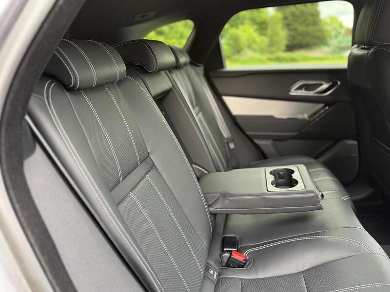 Land Rover 2.0 P250 R-Dynamic SE SUV 5dr Petrol Auto 4WD Euro 6 (s/s) (249 ps)