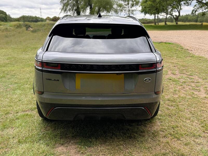 Land Rover 2.0 P250 R-Dynamic SE SUV 5dr Petrol Auto 4WD Euro 6 (s/s) (249 ps)