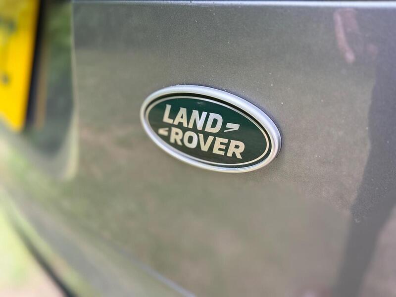 Land Rover 2.0 P250 R-Dynamic SE SUV 5dr Petrol Auto 4WD Euro 6 (s/s) (249 ps)
