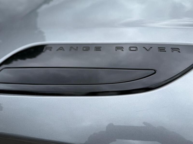 Land Rover 2.0 P250 R-Dynamic SE SUV 5dr Petrol Auto 4WD Euro 6 (s/s) (249 ps)