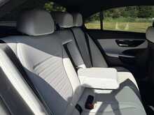 Mercedes-Benz C Class 2.0 C300e 25.4kWh AMG Line (Premium) Saloon 4dr Petrol Plug-in Hybrid G-Tronic+ Euro 6 (s/s) (313 