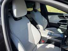 Mercedes-Benz C Class 2.0 C300e 25.4kWh AMG Line (Premium) Saloon 4dr Petrol Plug-in Hybrid G-Tronic+ Euro 6 (s/s) (313 