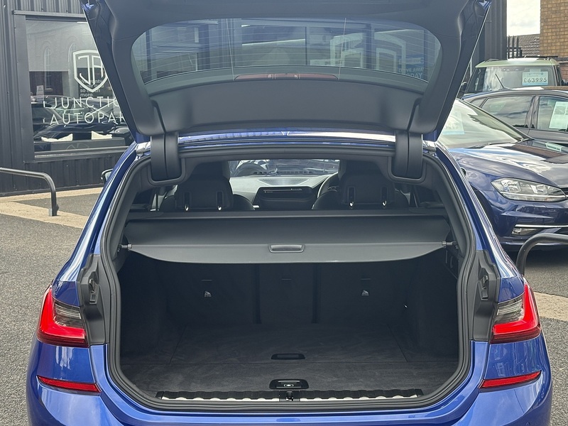 BMW 3 Series 318i M Sport - U477