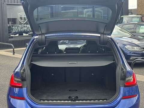 BMW 3 Series 318i M Sport - U477