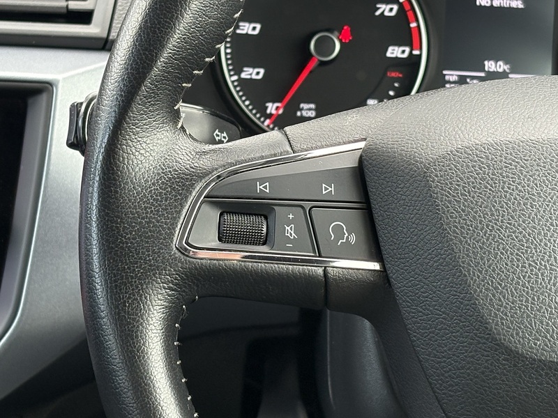 SEAT Arona TSI SE Technology - U480