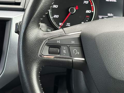 SEAT Arona TSI SE Technology - U480