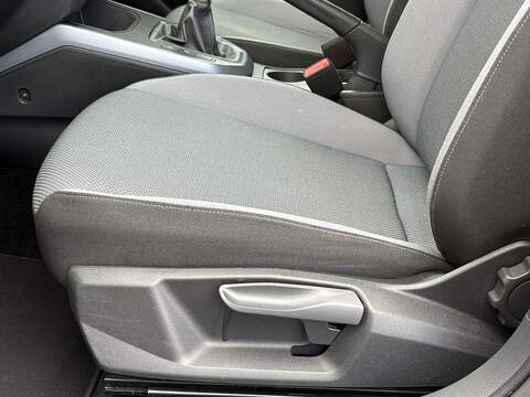 SEAT Arona TSI SE Technology - U480