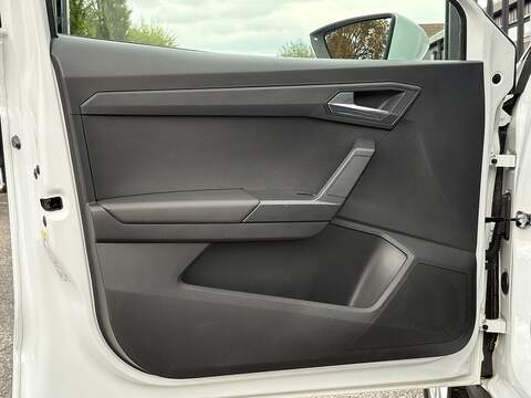 SEAT Arona TSI SE Technology - U480