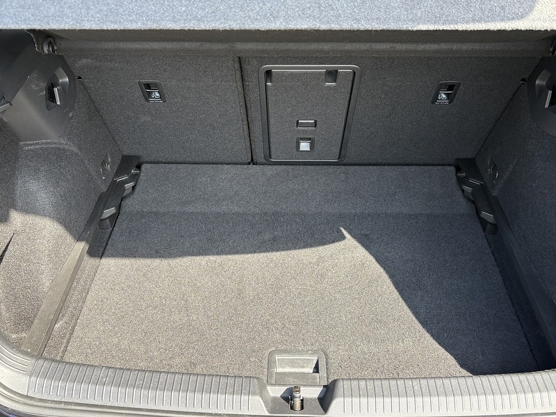 Volkswagen Golf TSI R-Line - U519