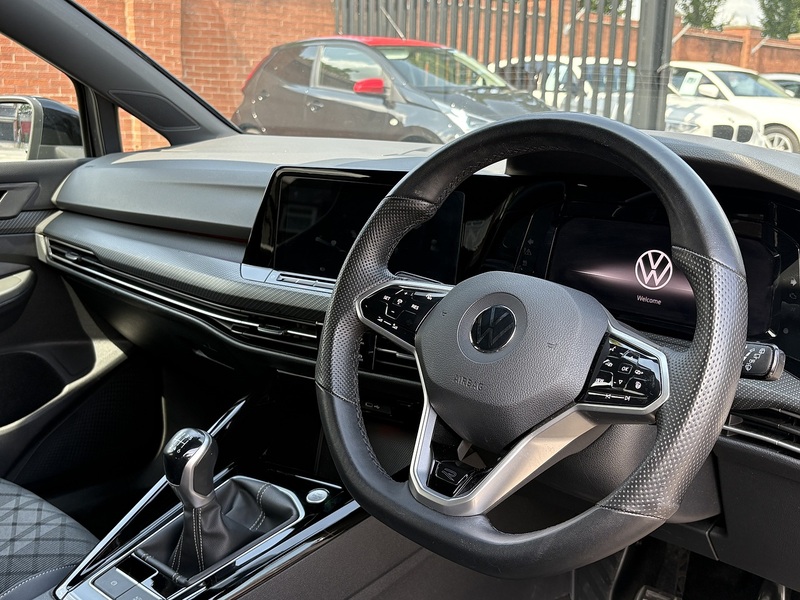 Volkswagen Golf TSI R-Line - U519