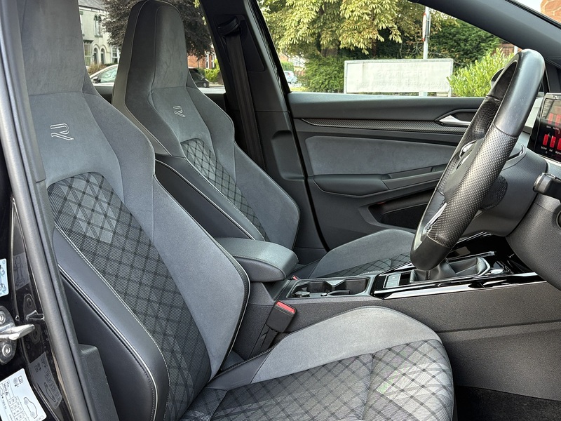 Volkswagen Golf TSI R-Line - U519