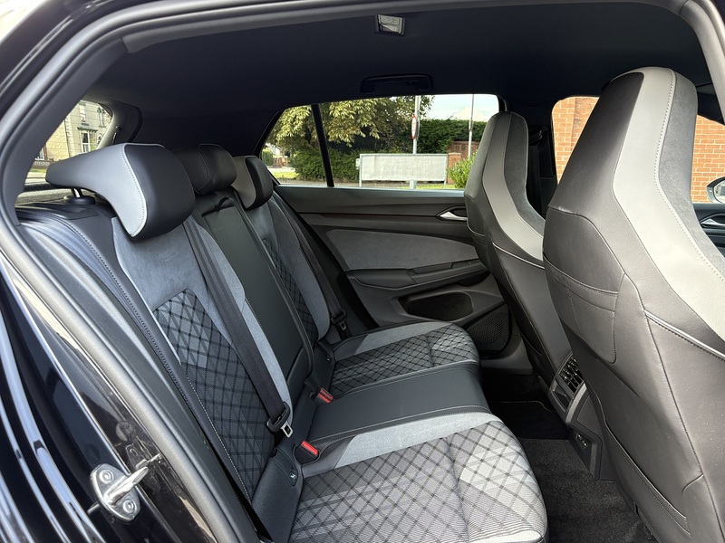 Volkswagen Golf TSI R-Line - U519