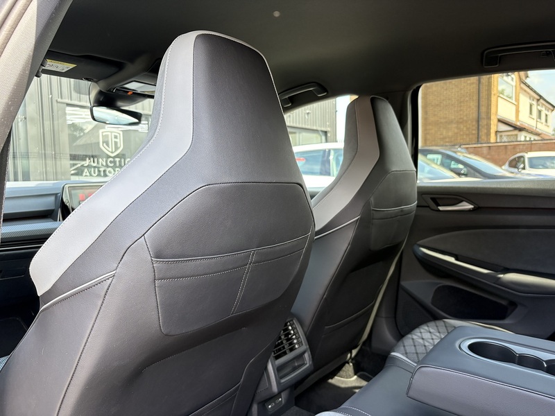 Volkswagen Golf TSI R-Line - U519