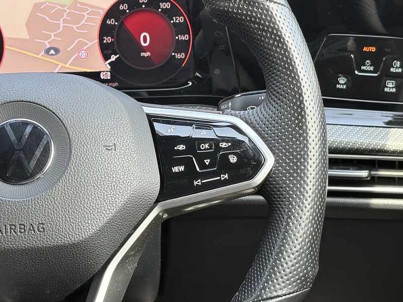 Volkswagen Golf TSI R-Line - U519