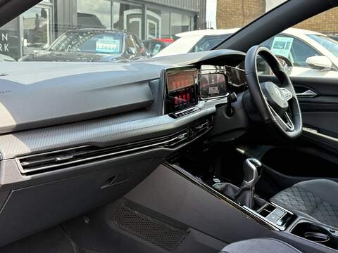 Volkswagen Golf TSI R-Line - U519