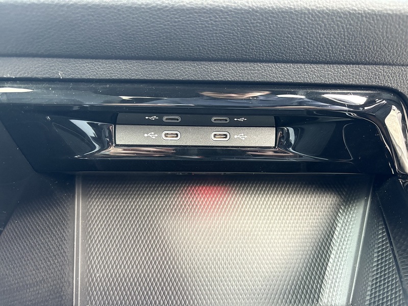 Volkswagen Golf TSI R-Line - U519