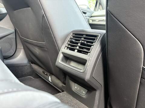 Volkswagen Golf TSI R-Line - U519