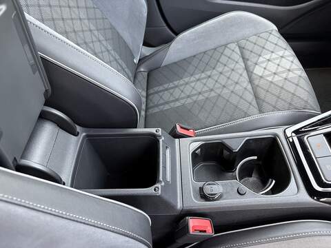 Volkswagen Golf TSI R-Line - U519