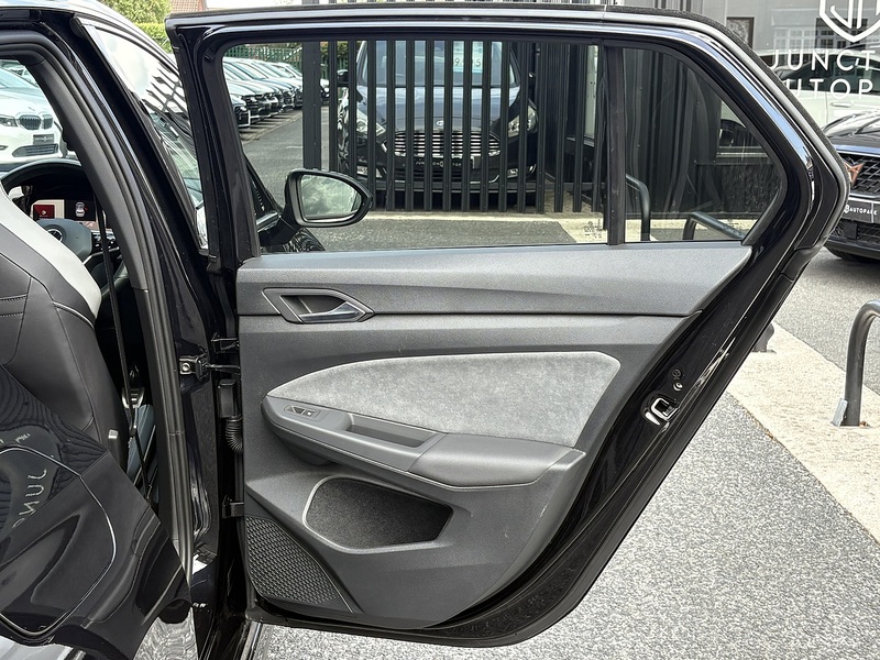 Volkswagen Golf TSI R-Line - U519