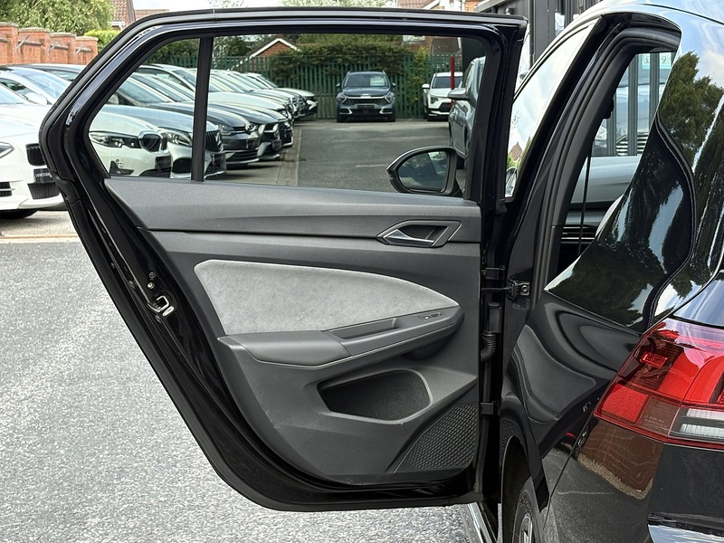 Volkswagen Golf TSI R-Line - U519