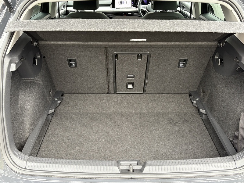 Volkswagen Golf TSI Life - U548