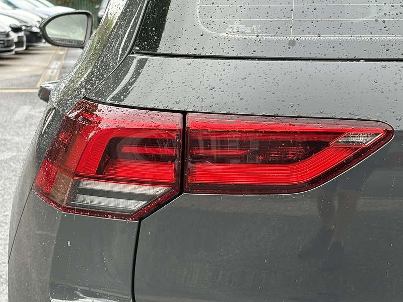 Volkswagen Golf TSI Life - U548