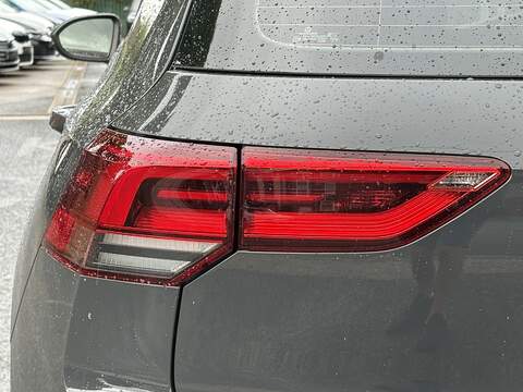 Volkswagen Golf TSI Life - U548