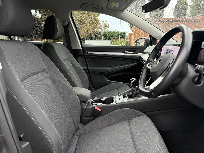 Volkswagen Golf TSI Life - U548