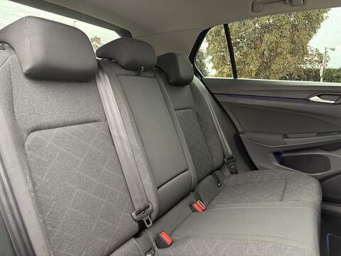 Volkswagen Golf TSI Life - U548