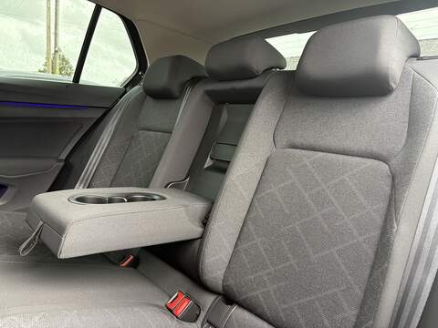 Volkswagen Golf TSI Life - U548